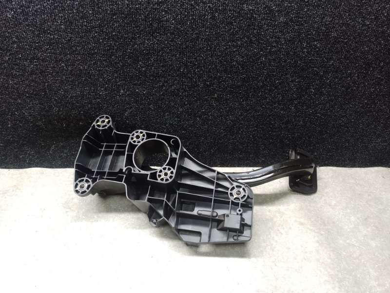 Педаль тормоза MODEL Y 19- 2021 Педаль тормоза MODEL Y 19- 2021