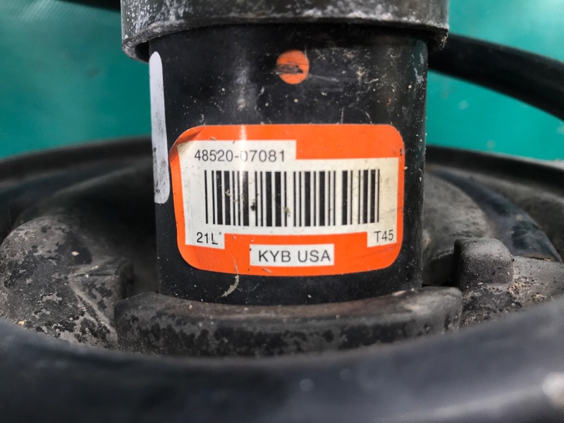 Амортизатор передний левый TOYOTA AVALON 05-12 3.5 2GR-FE