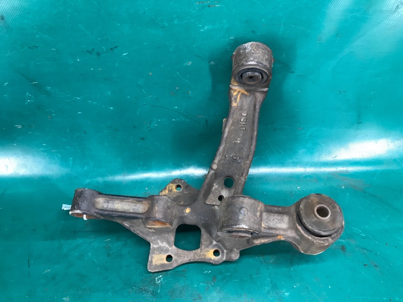 Цапфа правая AVALON 05-12 2006 3.5 2GR-FE