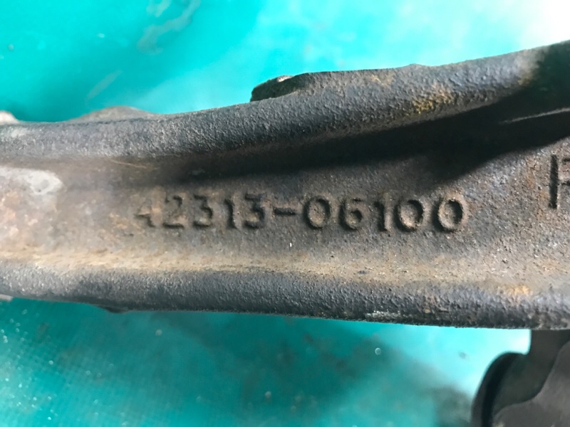 Цапфа правая TOYOTA AVALON 05-12 3.5 2GR-FE