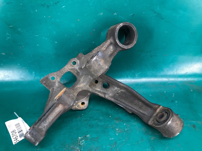 Цапфа левая AVALON 05-12 2006 3.5 2GR-FE