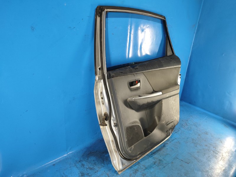 Дверь задняя правая PRIUS PLUS 11-14