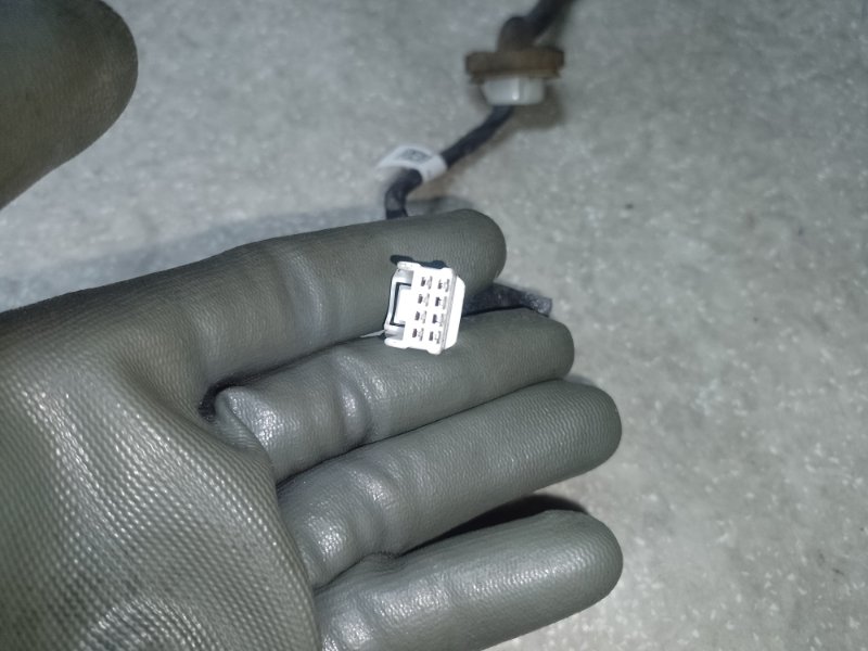 Привод открывания крышки багажника левый MODEL Y 19- 2021