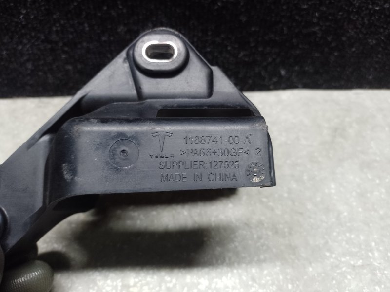 Кронштейн блока ABS MODEL Y 19- 2021