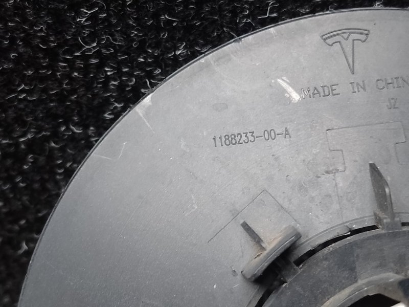 Заглушка колесного диска TESLA MODEL Y 19-