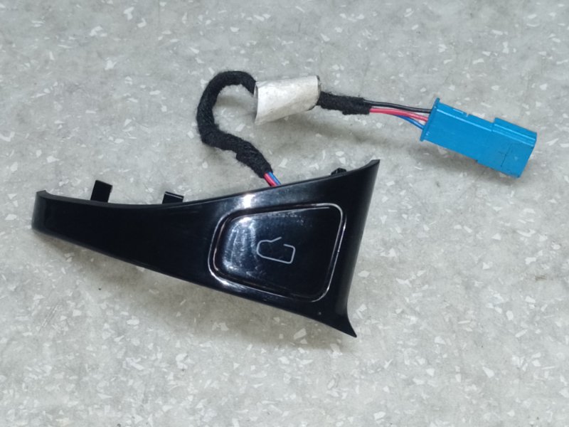 Кнопка открытия двери передняя правая TESLA MODEL Y 19- 2021 1094957-01-D Б/У