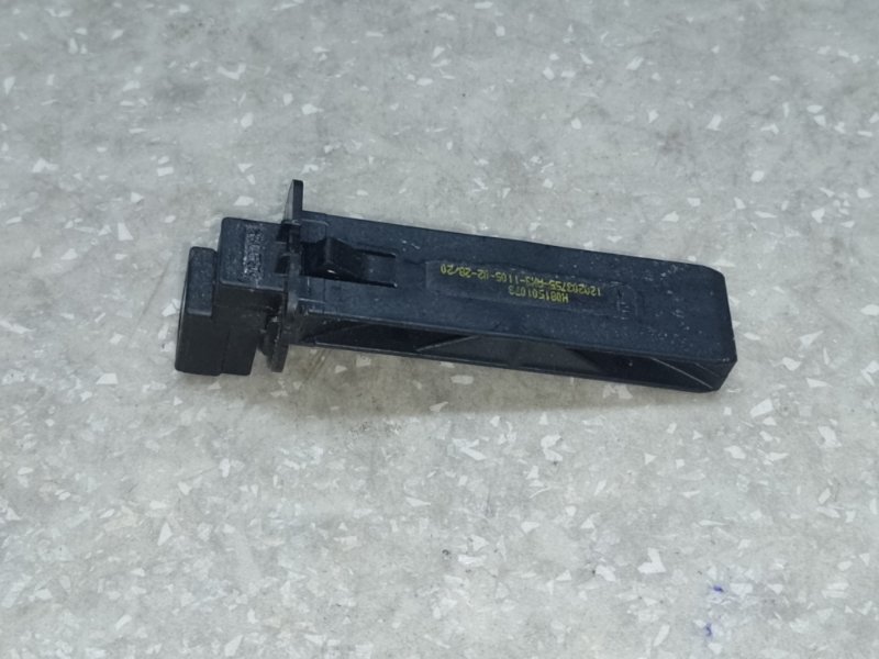 Запчасть датчик температуры воздуха в салоне TESLA MODEL Y 19- 2021 1500650-00-A Б/У Датчик температуры воздуха в салоне TESLA MODEL Y 19- 2021 1500650-00-A Б/У