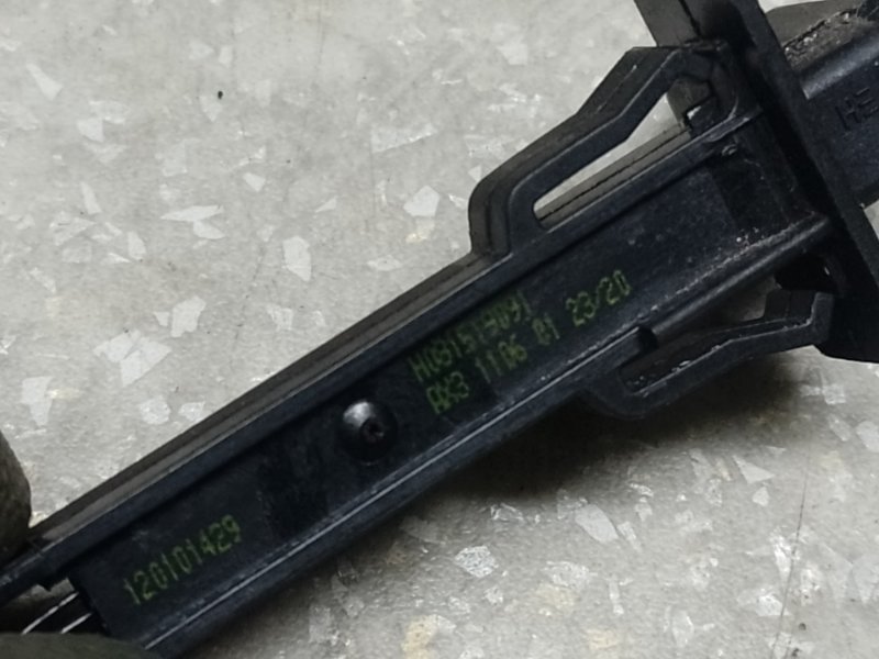 Датчик температуры воздуха в салоне MODEL Y 19- 2021 Датчик температуры воздуха в салоне MODEL Y 19- 2021