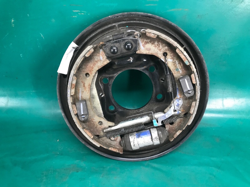 Тормозной механизм левый ELANTRA AD 16- 2016 2.0 G4NH