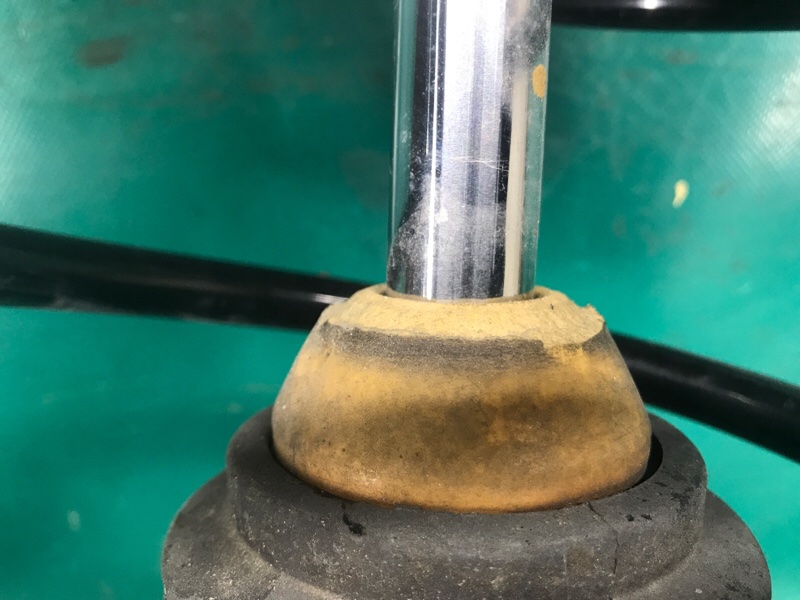 Амортизатор передний правый FX S50 03-08 2003 VK45DE