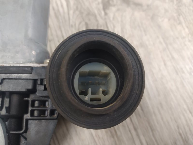 Стеклоподъемник передний левый TOYOTA RAV4 13-19 Внедорожник