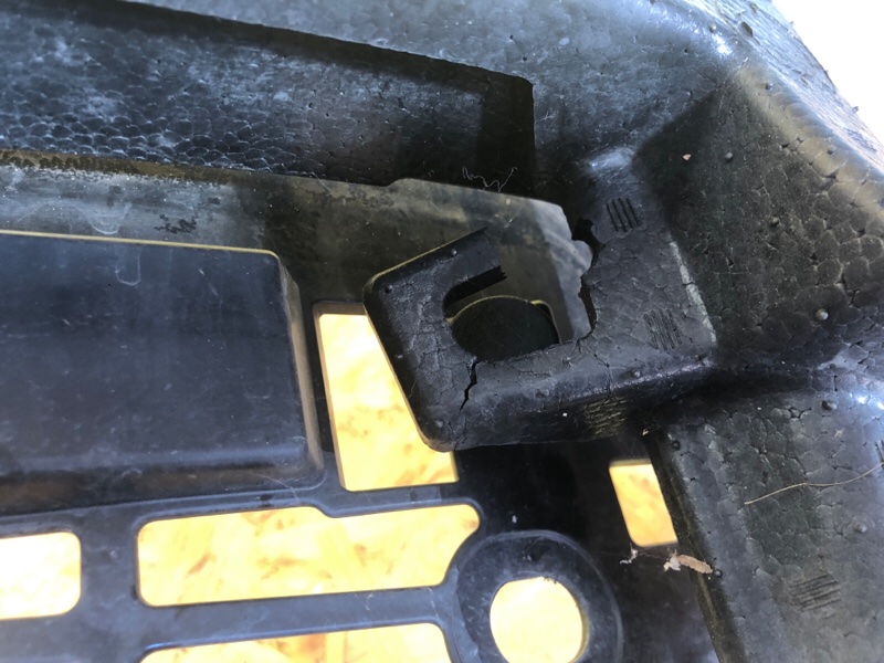 Наполнитель бампера передний LS500 18- Наполнитель бампера передний LS500 18-