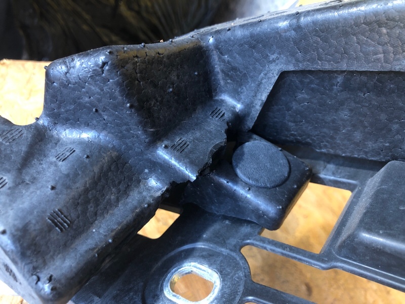 Наполнитель бампера передний LS500 18- Наполнитель бампера передний LS500 18-