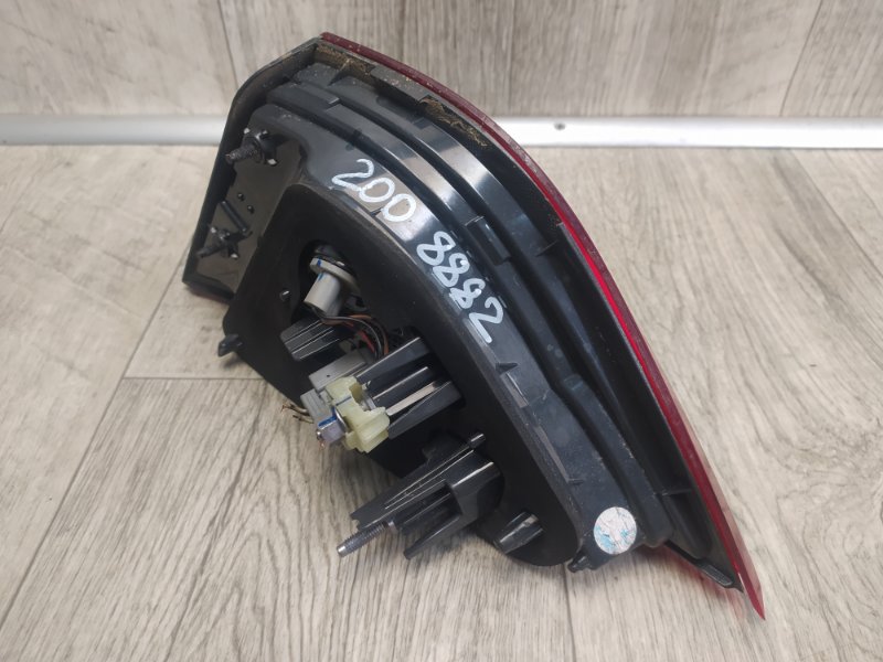 Фонарь внутренний левый 200 14-16 2016 UF 2.4 ED6