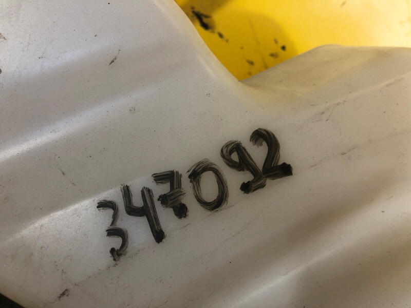 Бачок омывателя LS500 18-