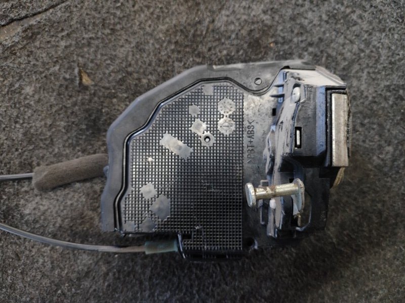 Замок двери задний левый TOYOTA PRIUS PLUS 11-14 Замок двери задний левый TOYOTA PRIUS PLUS 11-14