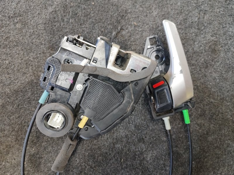 Замок двери задний левый PRIUS PLUS 11-14 Замок двери задний левый PRIUS PLUS 11-14