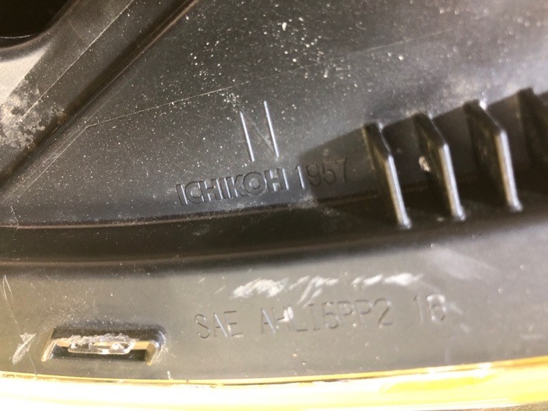 Фара левая LEAF 18-