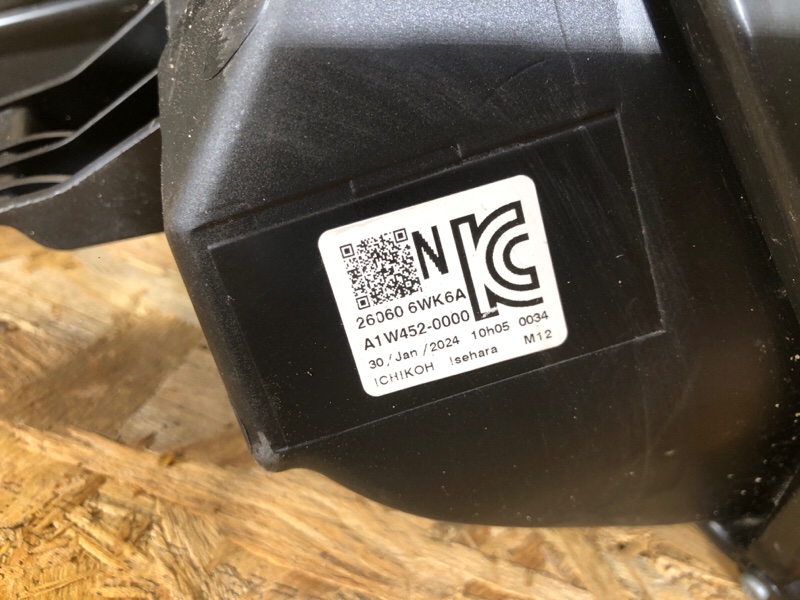 Фара левая LEAF 18-