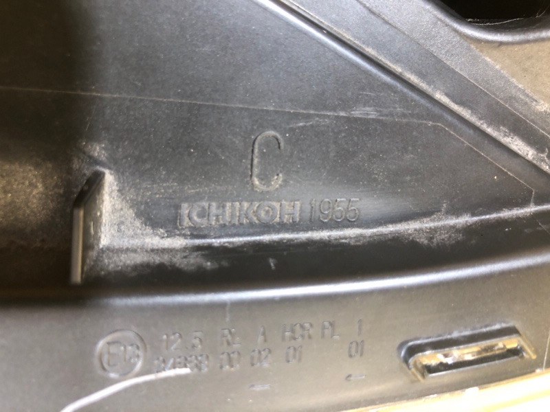 Фара правая LEAF 18-