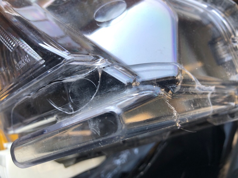 Фара правая LEAF 18-