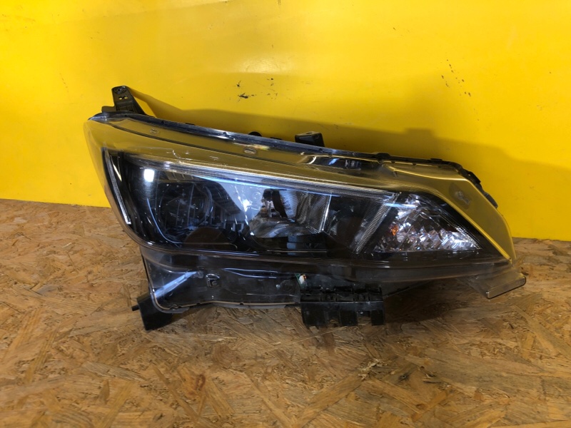 Фара правая LEAF 18-