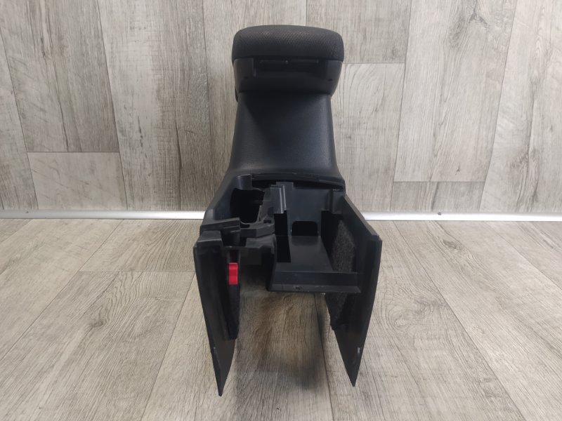 Подлокотник OUTLANDER 03-07 2005 Внедорожник 2.4