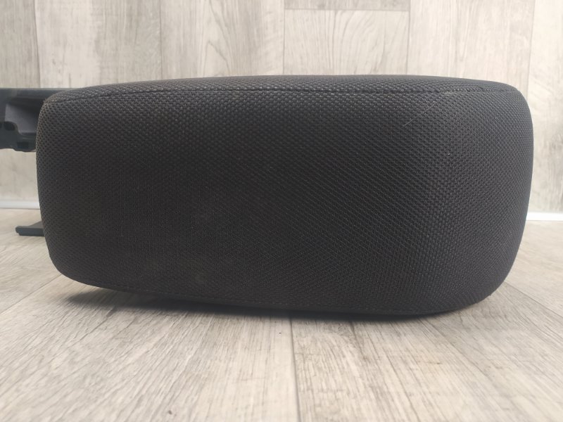 Подлокотник OUTLANDER 03-07 2005 Внедорожник 2.4