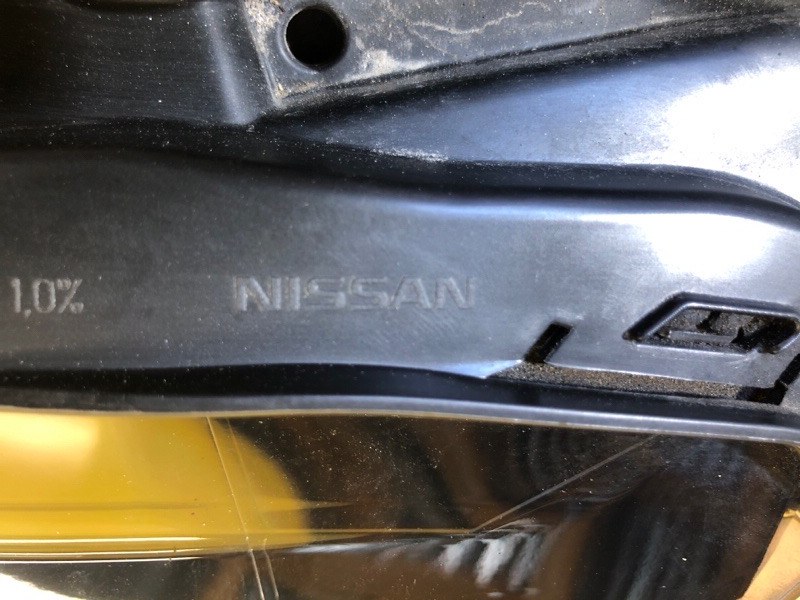 Фара левая LEAF 18-