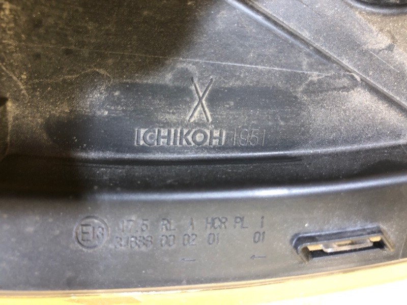 Фара правая LEAF 18-