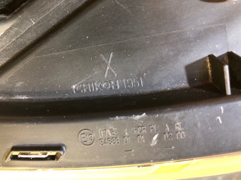 Фара левая LEAF 18-