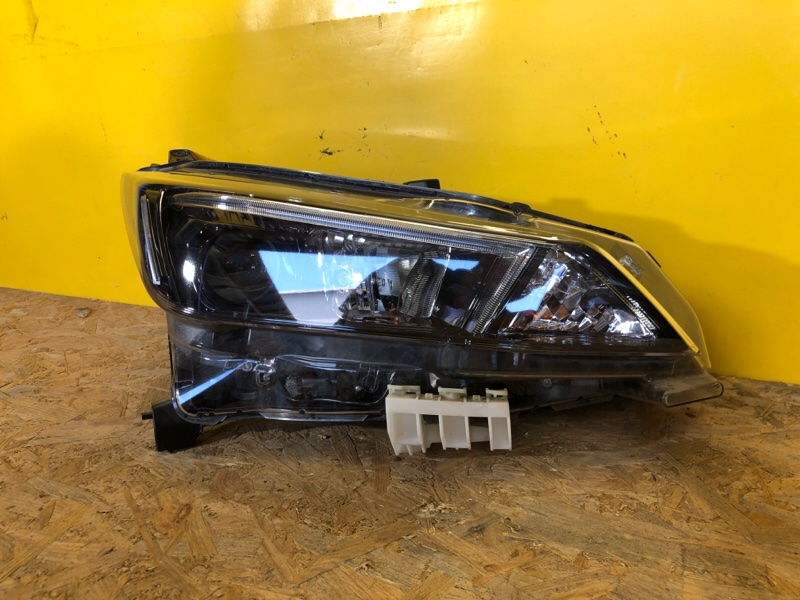 Фара правая LEAF 18-