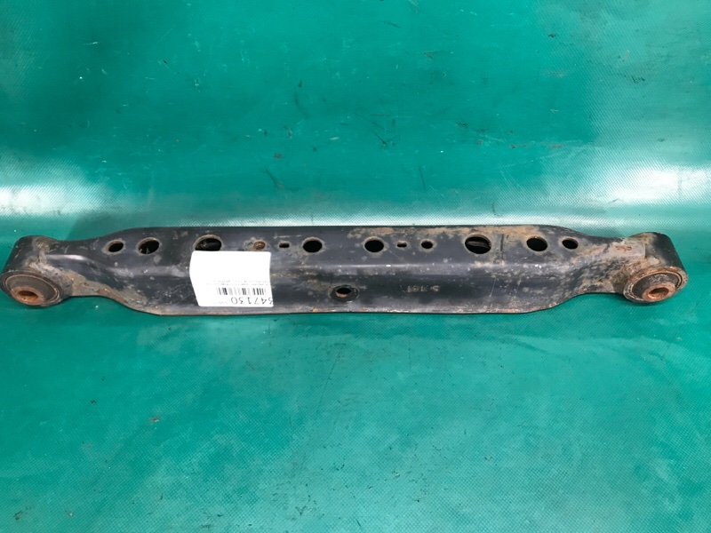Рычаг задней подвески поперечный нижний правый NISSAN ROGUE 08-15 2015 2.5 QR25DE 55110-JG00B Б/У