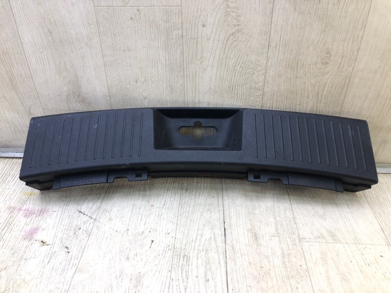Накладка панели багажника внутренняя NISSAN ROGUE 08-15 2015 2.5 QR25DE 84992JM00A Б/У