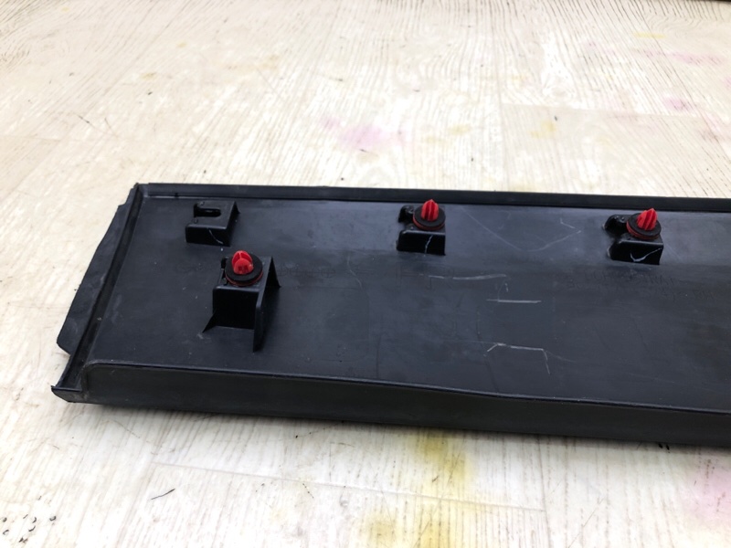 Накладка двери передняя правая CX-30 19- 2021 2.5L