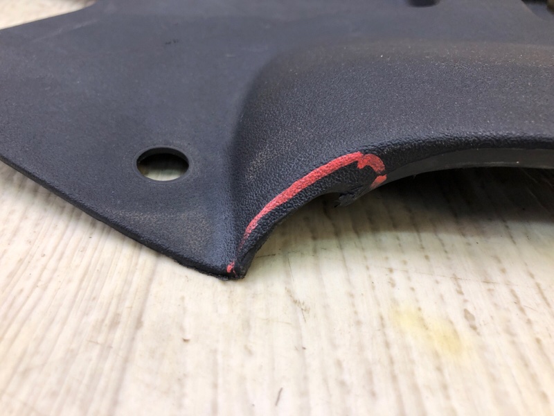 Накладка замка капота LEAF 10-17