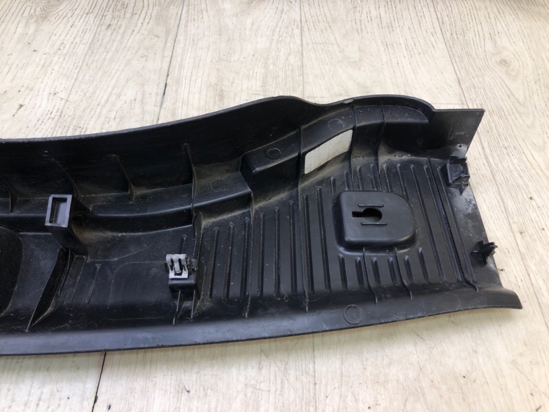 Накладка панели багажника внутренняя TRAX 16-22 2018 LUV 1.4 TURBO