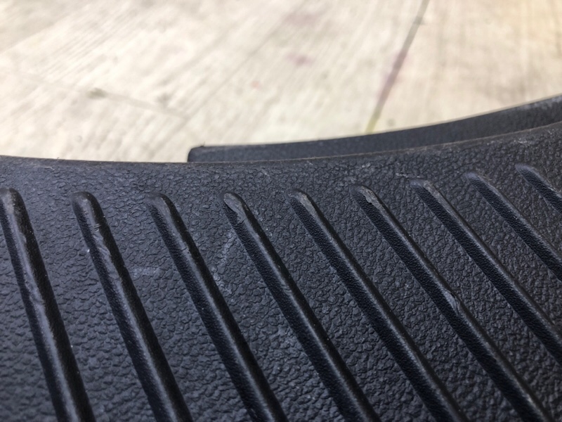 Накладка панели багажника внутренняя TRAX 16-22 2018 LUV 1.4 TURBO