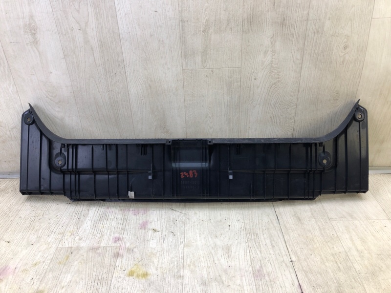 Накладка панели багажника внутренняя CAMRY 70 17- 2019 2.5 A25AFKS