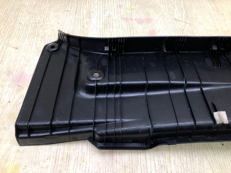 Накладка панели багажника внутренняя CAMRY 70 17- 2019 2.5 A25AFKS