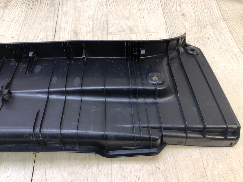 Накладка панели багажника внутренняя CAMRY 70 17- 2019 2.5 A25AFKS