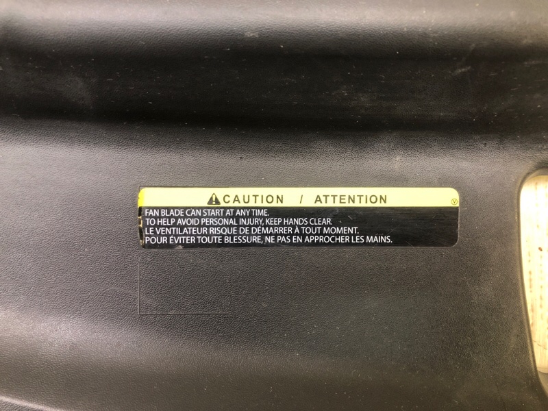 Накладка замка капота SENTRA B17 12-21 2015 B17 1.8 MRA8DE Накладка замка капота SENTRA B17 12-21 2015 B17 1.8 MRA8DE