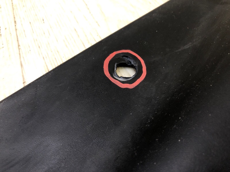 Накладка замка капота SENTRA B17 12-21 2015 B17 1.8 MRA8DE Накладка замка капота SENTRA B17 12-21 2015 B17 1.8 MRA8DE