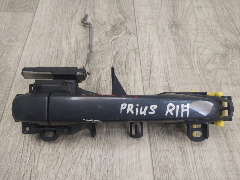 Запчасть ручка двери наружная передняя правая TOYOTA PRIUS - 30 09-17 69210-74030-H4 Б/У Ручка двери наружная передняя правая TOYOTA PRIUS - 30 09-17 69210-74030-H4 Б/У