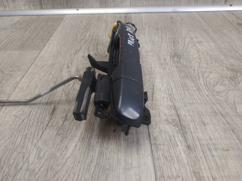 Ручка двери наружная передняя правая TOYOTA PRIUS - 30 09-17 Ручка двери наружная передняя правая TOYOTA PRIUS - 30 09-17