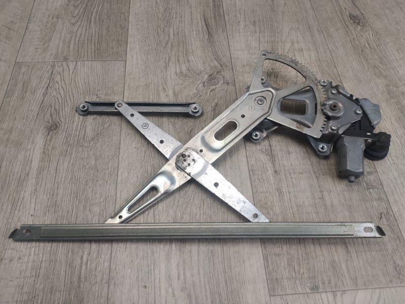 Стеклоподъемник задний левый PRIUS PLUS 11-14