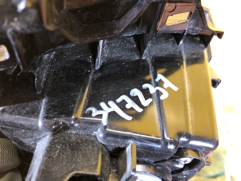 Фонарь наружный правый RAV4 18- Фонарь наружный правый RAV4 18-