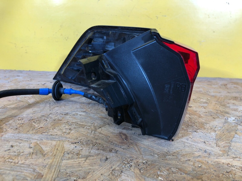 Фонарь наружный правый RAV4 18- Фонарь наружный правый RAV4 18-