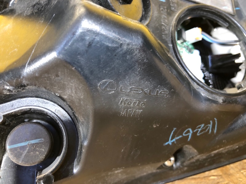 Фонарь наружный левый RX350/450 15-22 Фонарь наружный левый RX350/450 15-22