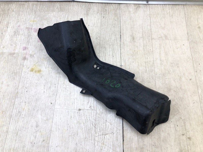 Защита горловины топливного бака TOYOTA PRIUS - 30 09-17 2012 ZVW30 1.8 2ZRFXE 77277-47040 Б/У